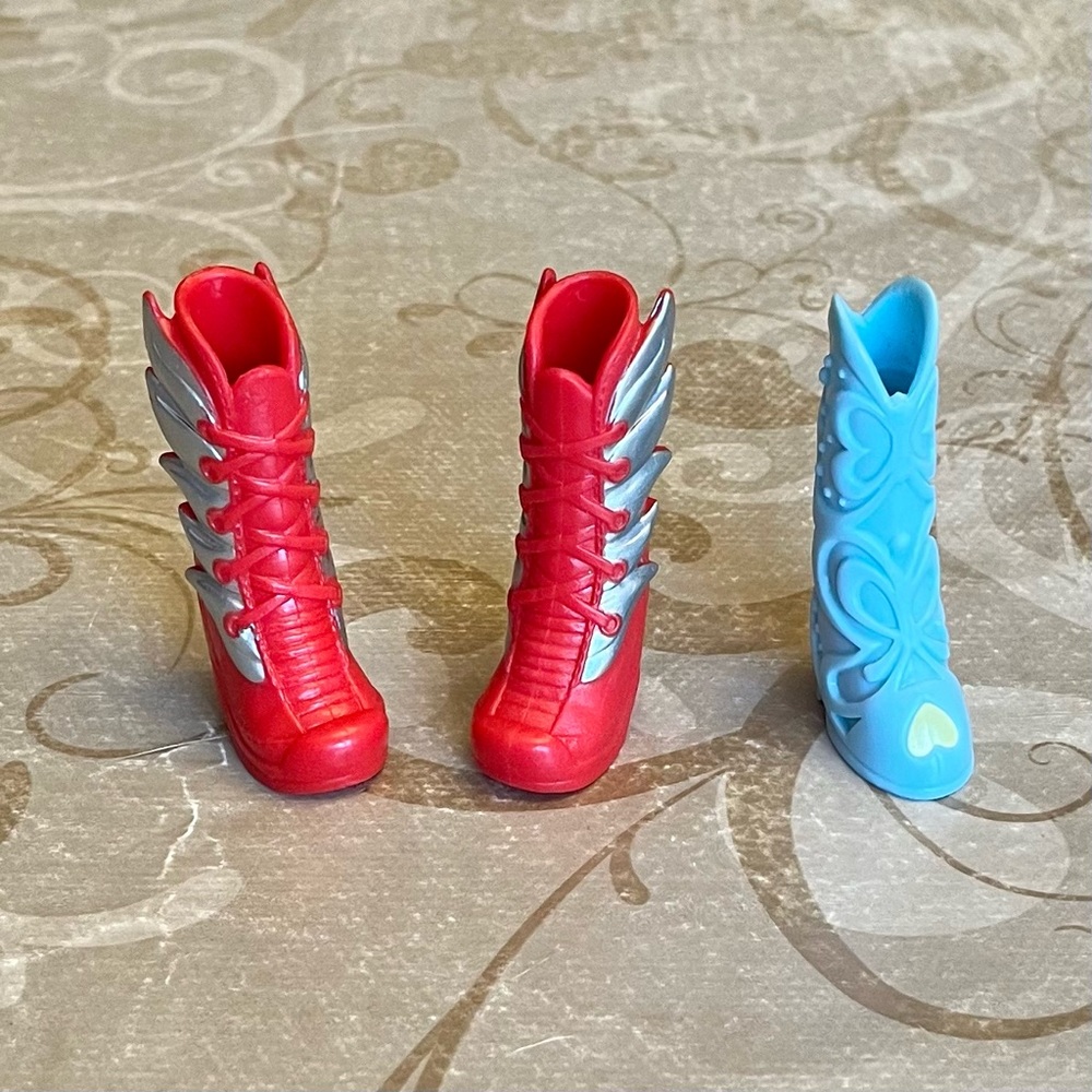 Rainbow Dash My Little Pony Equestria Girls Doll Boots & Fluttershy Single Boot